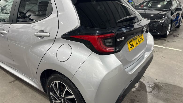 Toyota Yaris 1.5 Hybrid Design 5dr CVT Hybrid Hatchback